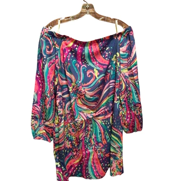 Lilly Pulitzer Dresses & Skirts - NWT Lilly Pulitzer Festive Off the Shoulder Shift dress ~Small